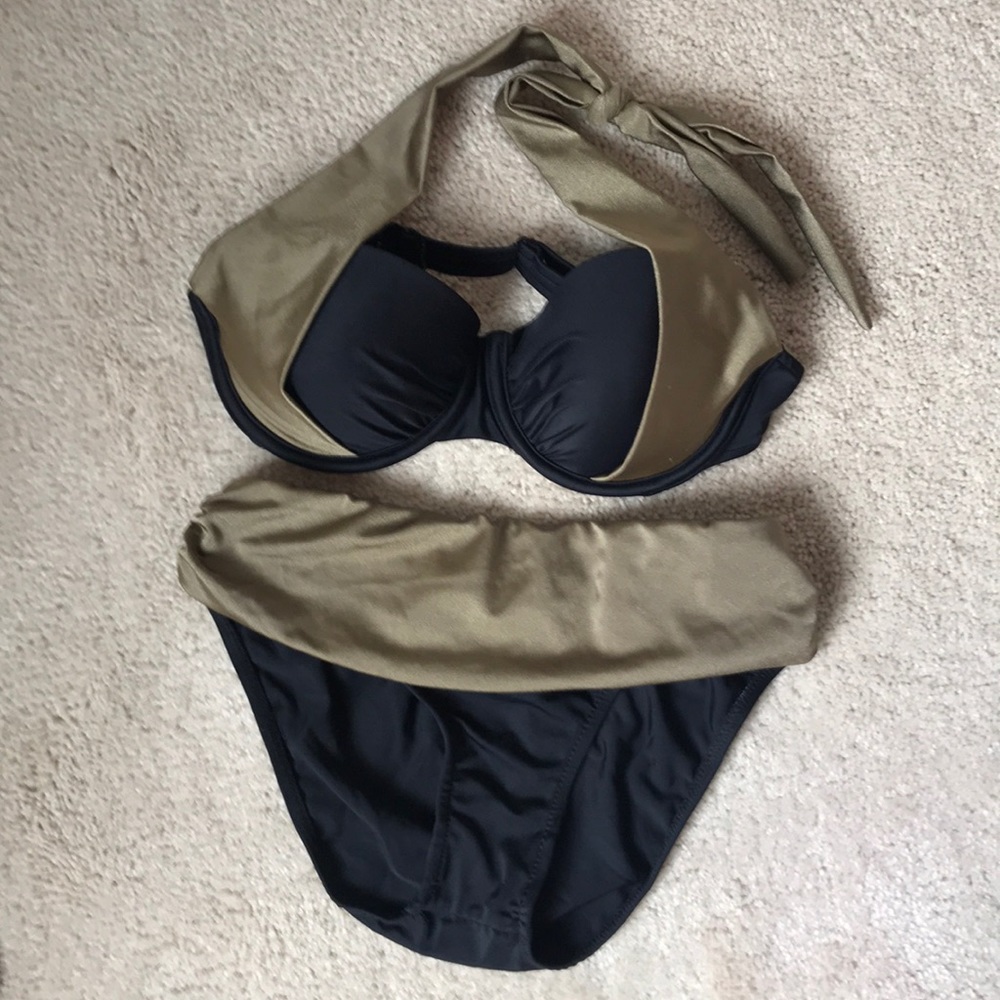 VENUS black bikini